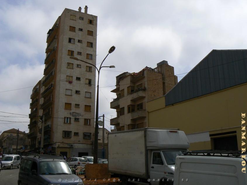 place de Gambetta le Jean Mermoze .jpg